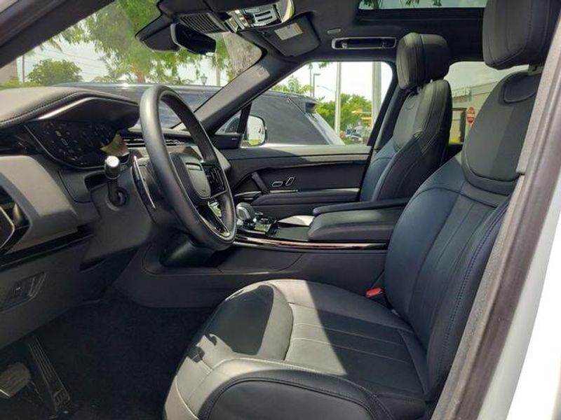 2023 Land Rover Range Rover Sport SE photo 15