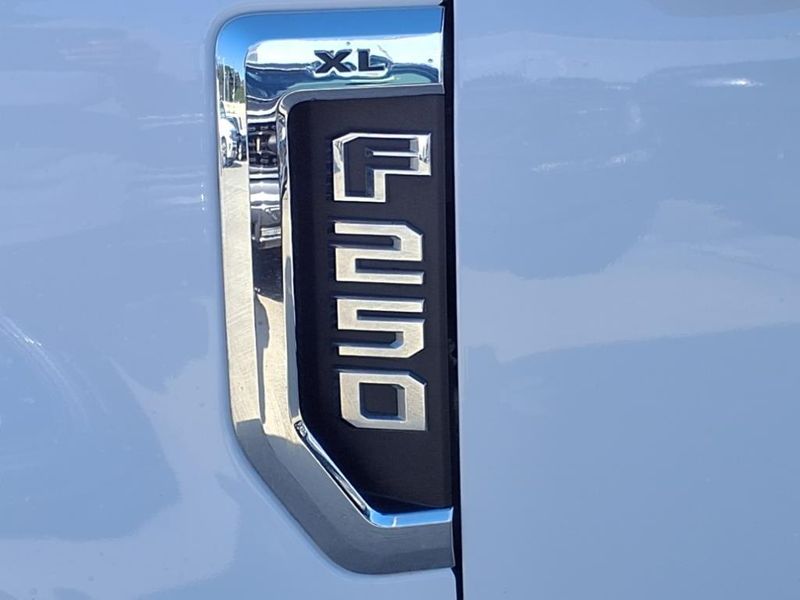2022 Ford F-250SD XLImage 15