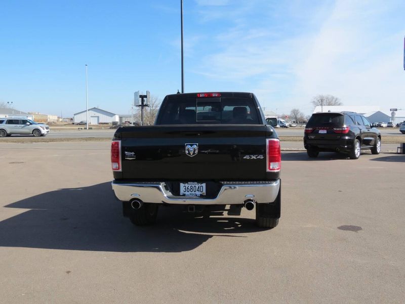 Used 2017 RAM 1500 Laramie 4x4 4dr Crew Cab 5.5 ft. SB PickupImage 6