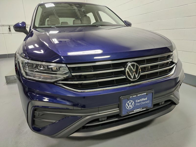 Used 2022 Volkswagen Tiguan SE 4-Motion AWDImage 2