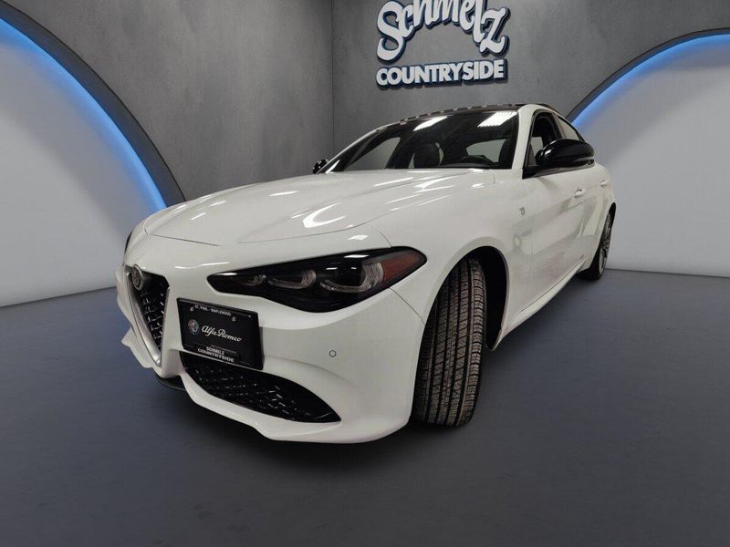 Used 2024 Alfa Romeo Giulia Ti AWD w/Sunroof/NavImage 12