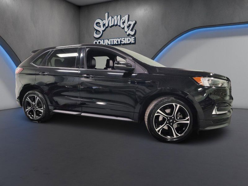 Used 2020 Ford Edge ST AWDImage 3