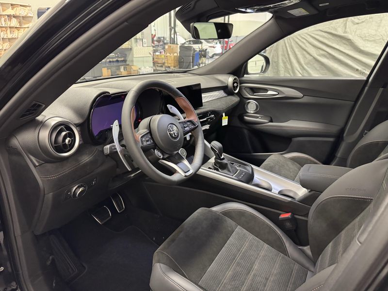 New 2025 Alfa Romeo Tonale Intensa Hybrid EawdImage 7