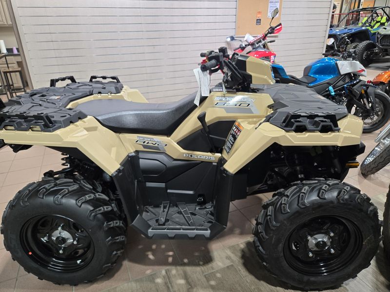 2025 Polaris SPORTSMAN 850 MILITARY TAN Image 7