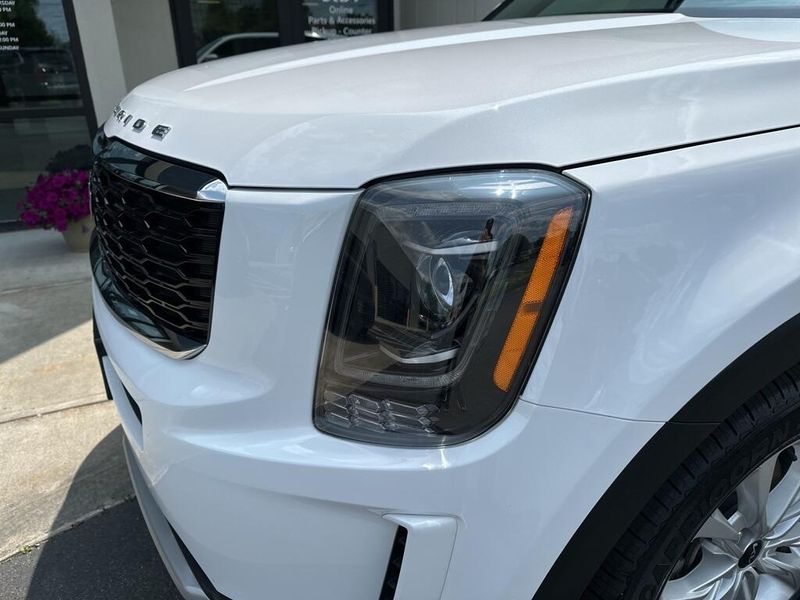 2022 Kia Telluride LXImage 10