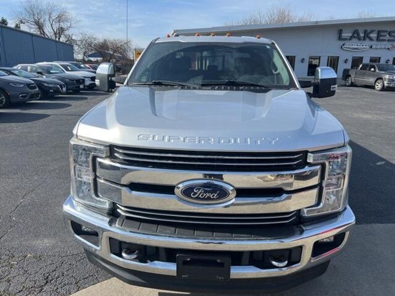 2017 Ford F-250 LariatImage 2