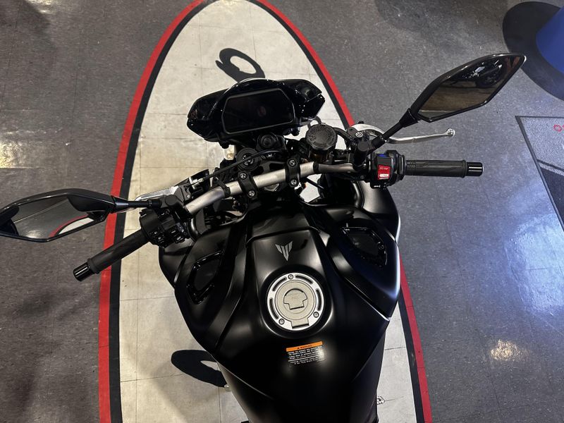 2023 Yamaha MT-10 Image 9