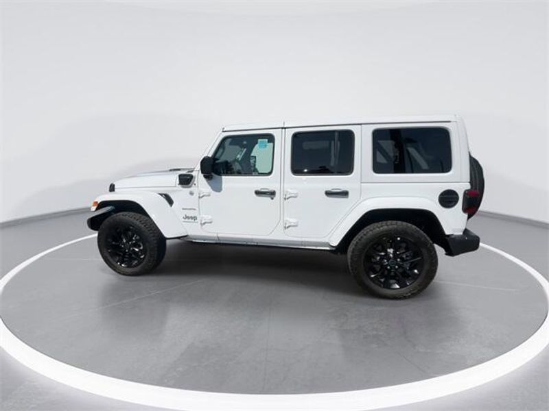 2024 Jeep Wrangler Sahara 4xe photo 5