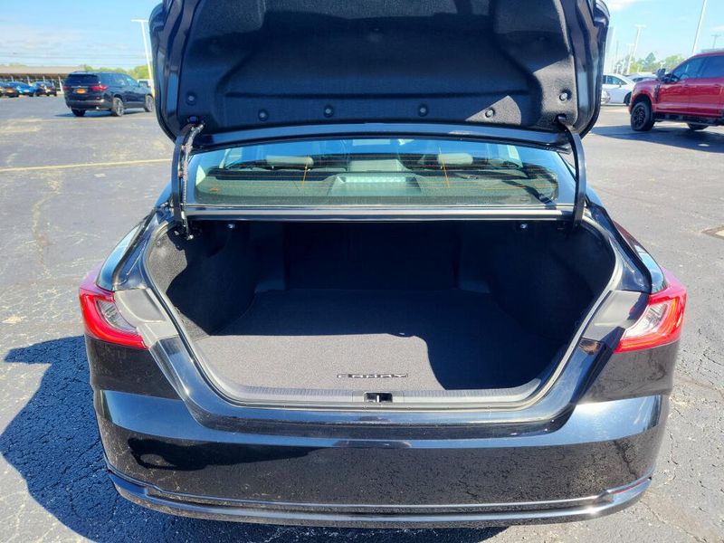 Used 2025 Toyota Camry XLE