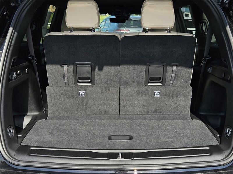 2025 Jeep Grand Cherokee L Limited 4x4Image 8