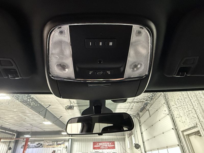 Used 2021 Jeep Grand Cherokee Laredo XImage 23