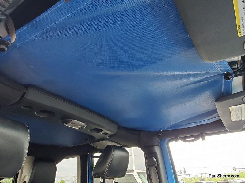 2015 Jeep Wrangler Unlimited SaharaImage 19