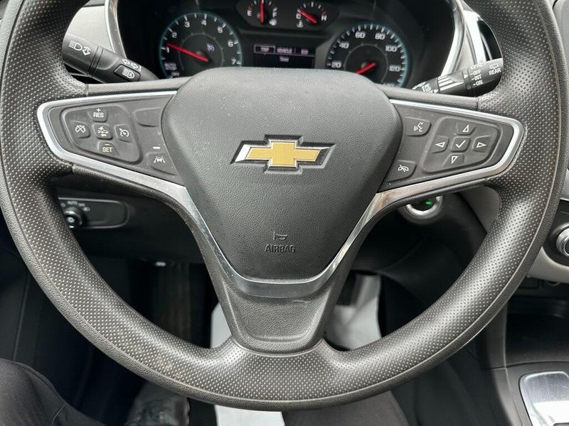 2022 Chevrolet Equinox LSImage 3