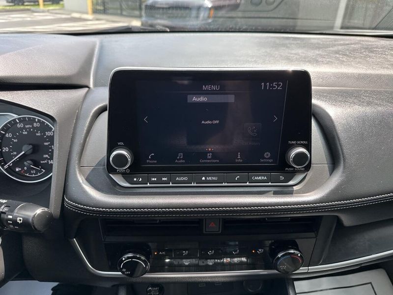2024 Nissan Rogue SImage 25