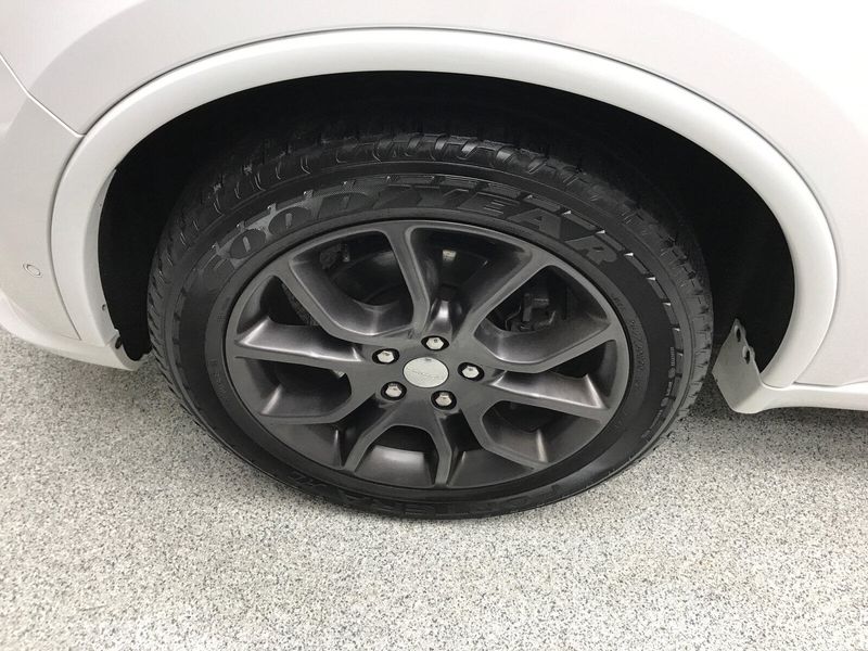2018 Dodge Durango R/T photo 2