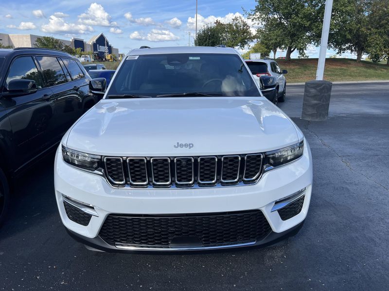 New 2025 Jeep Grand Cherokee Limited 4x4Image 2
