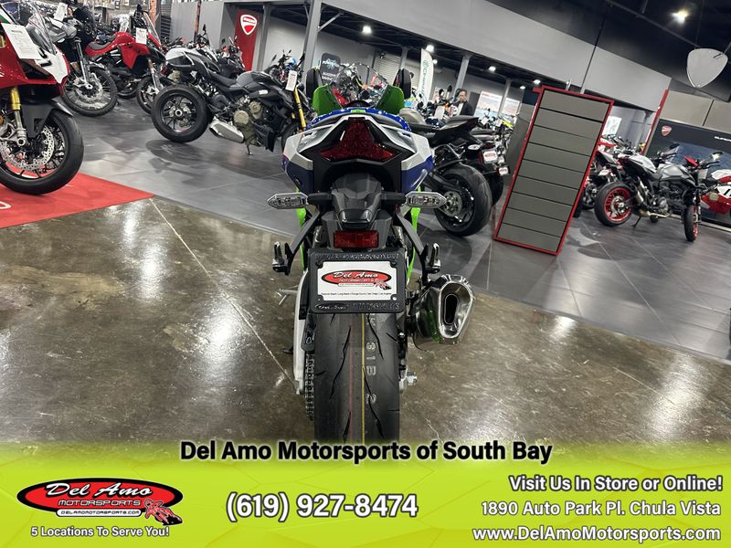 2024 Kawasaki ZX1002LRFBL-GN2  in a LIME GREEN/PEARL CRYSTAL WHITE/BLUE exterior color. Del Amo Motorsports of South Bay (619) 547-1937 delamomotorsports.com 