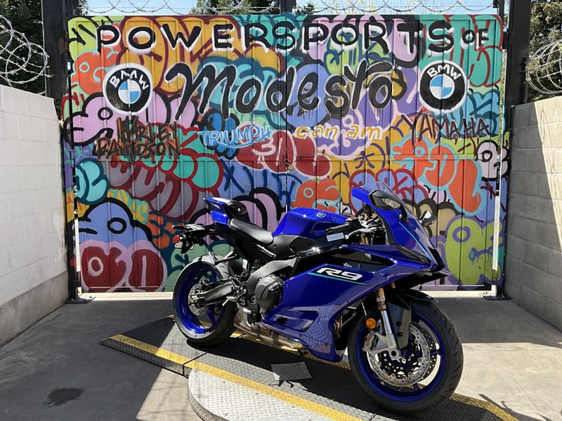 New 2027 Yamaha YZF-R9 Image 2