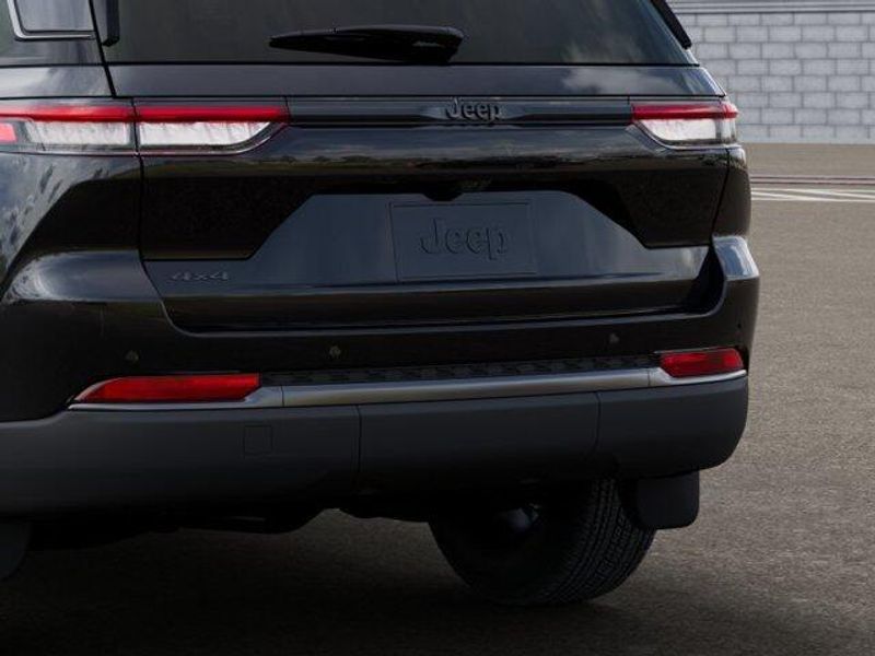 New 2026 Jeep Grand Cherokee Laredo Altitude 4x4Image 13
