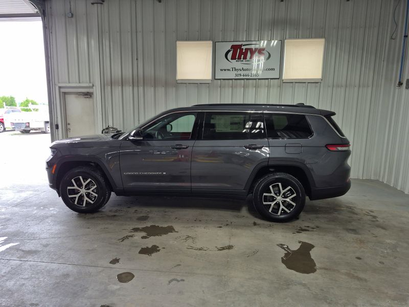 2025 Jeep Grand Cherokee L Limited 4x4Image 21