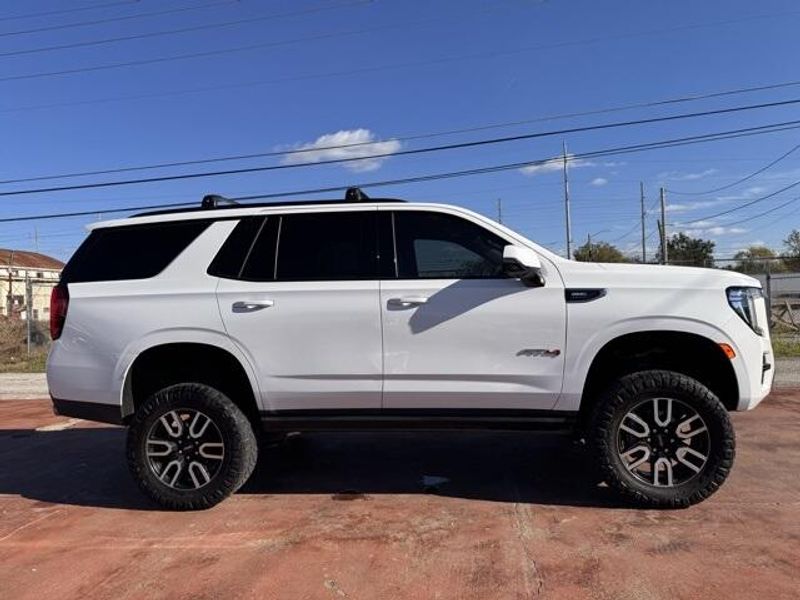 Used 2022 GMC Yukon AT4Image 4