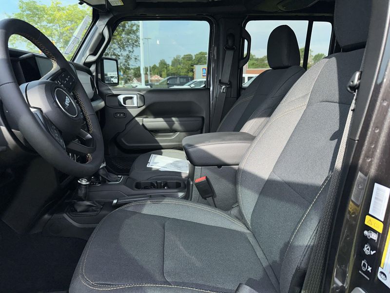 2024 Jeep Wrangler Sport SImage 12