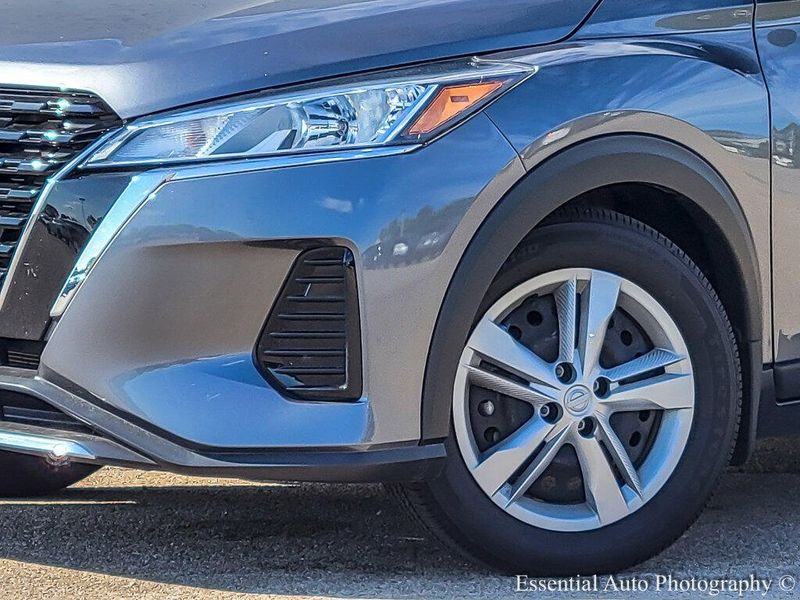 2024 Nissan Kicks S photo 3