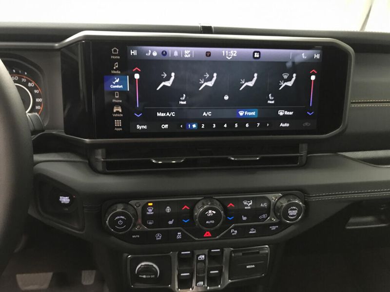 New 2026 Jeep Gladiator Sahara 4x4Image 7