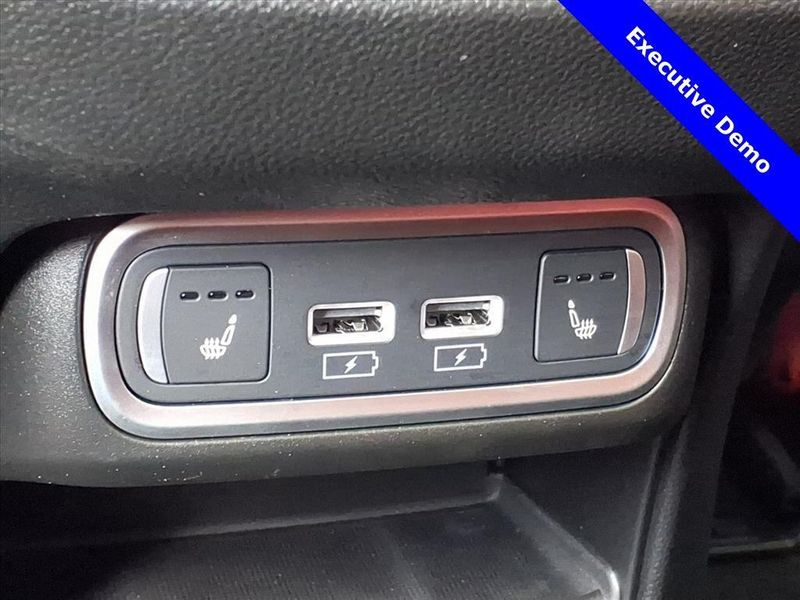 New 2025 Alfa Romeo Stelvio AwdImage 13