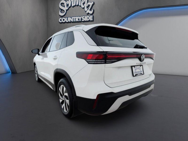 Used 2025 Volkswagen Tiguan S 4-Motion AWDImage 7