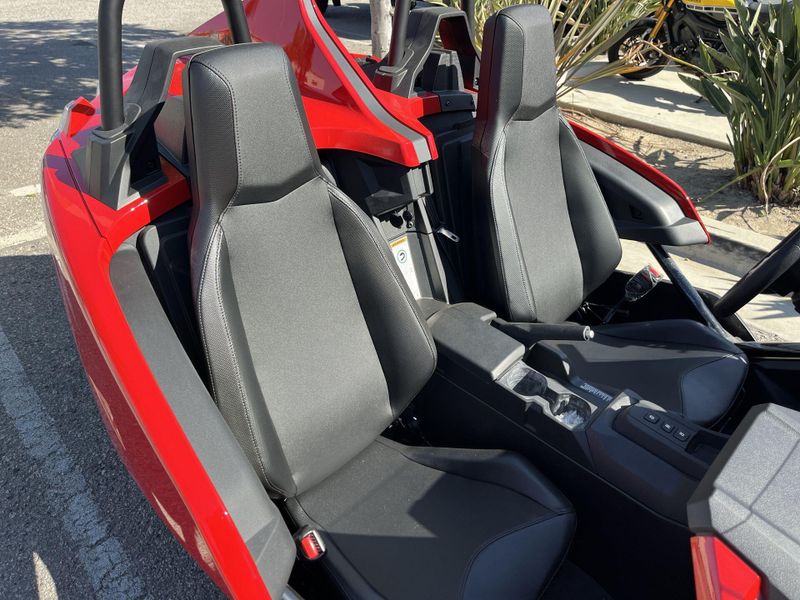 New 2025 Polaris SLINGSHOT S AUTODRIVE Image 16