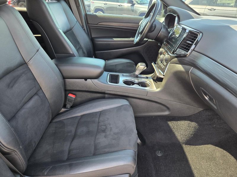 Used 2021 Jeep Grand Cherokee Laredo X 4x4