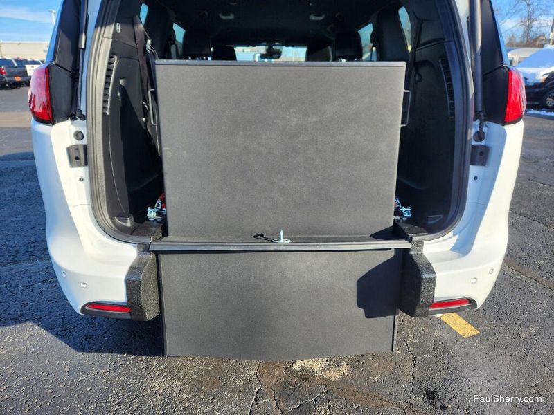 New 2026 Chrysler Voyager LX