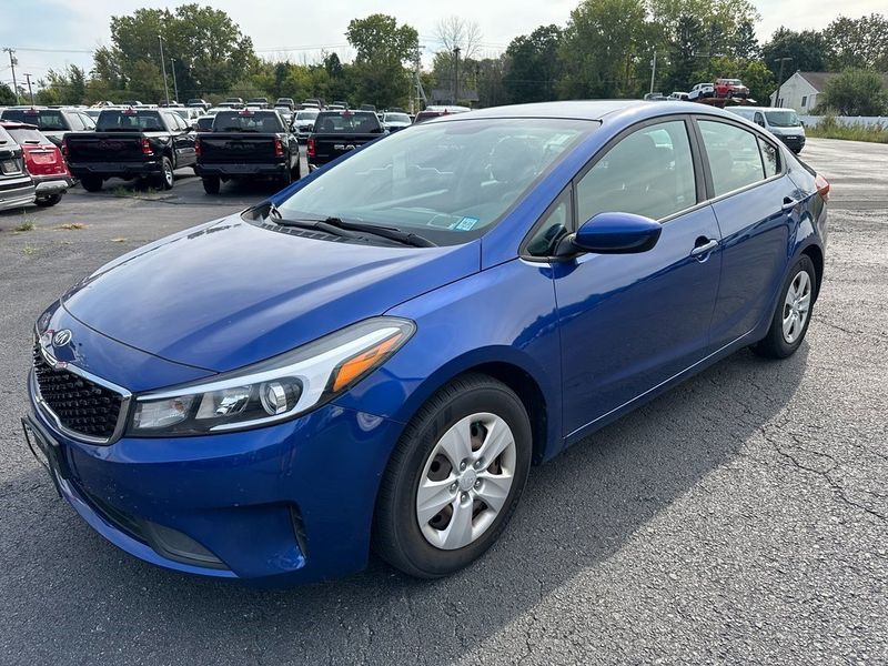 2017 Kia Forte LXImage 8