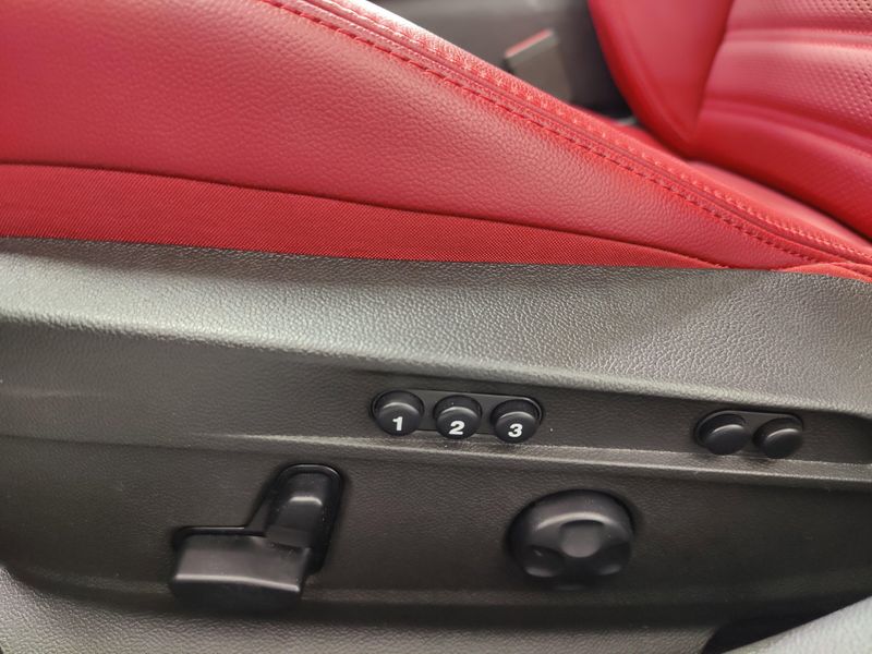 2024 Alfa Romeo Giulia Veloce Premium Q4 AWD w/Sunroof/NavImage 17