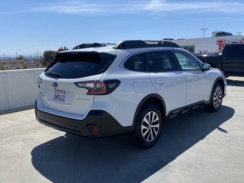 2021 Subaru Outback PremiumImage 4