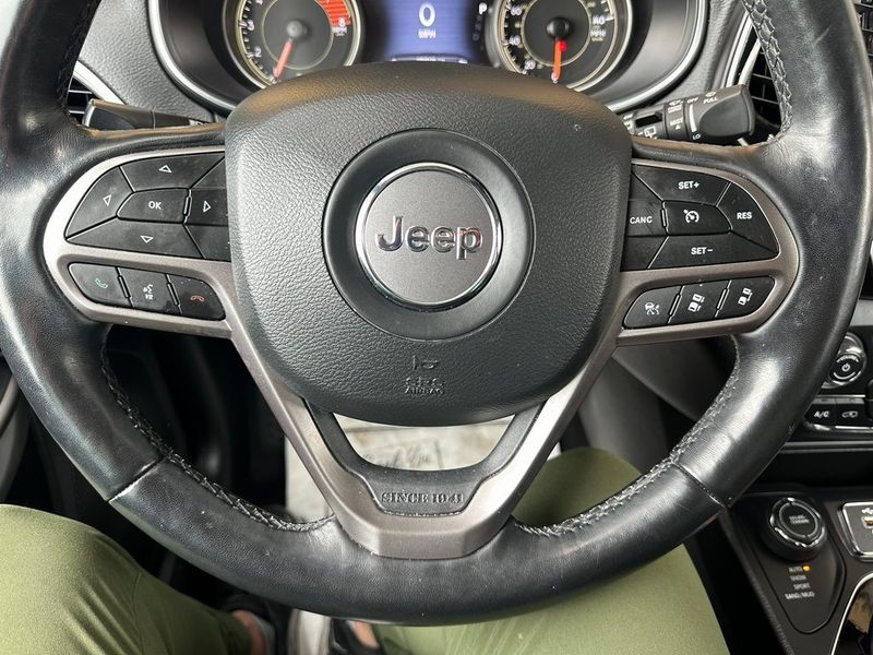 2021 Jeep Cherokee LimitedImage 3