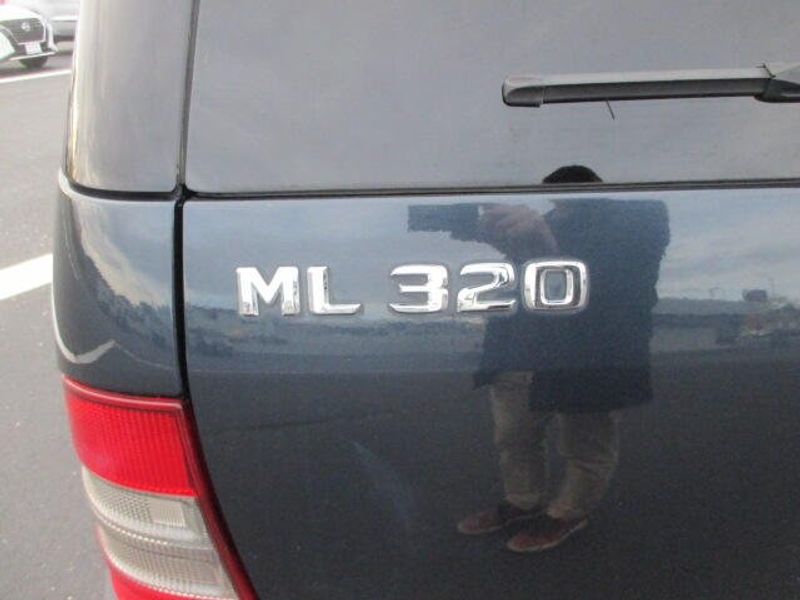 1999 Mercedes-Benz ML 320 Image 9