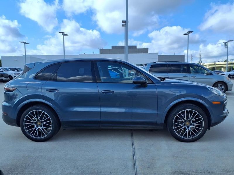 2019 Porsche Cayenne BaseImage 8
