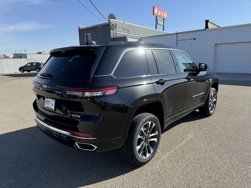 2025 Jeep Grand Cherokee OverlandImage 8