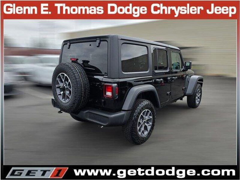 2025 Jeep Wrangler Unlimited Sport S photo 3