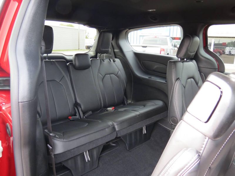 New 2026 Chrysler Pacifica SelectImage 19