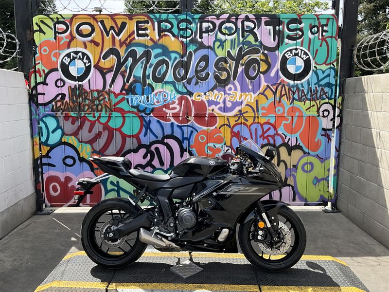 New 2026 Yamaha YZF-R7 Image 3