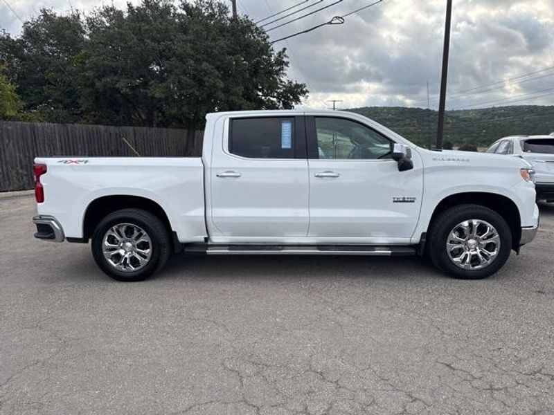 2025 Chevrolet Silverado 1500 LTZ photo 3