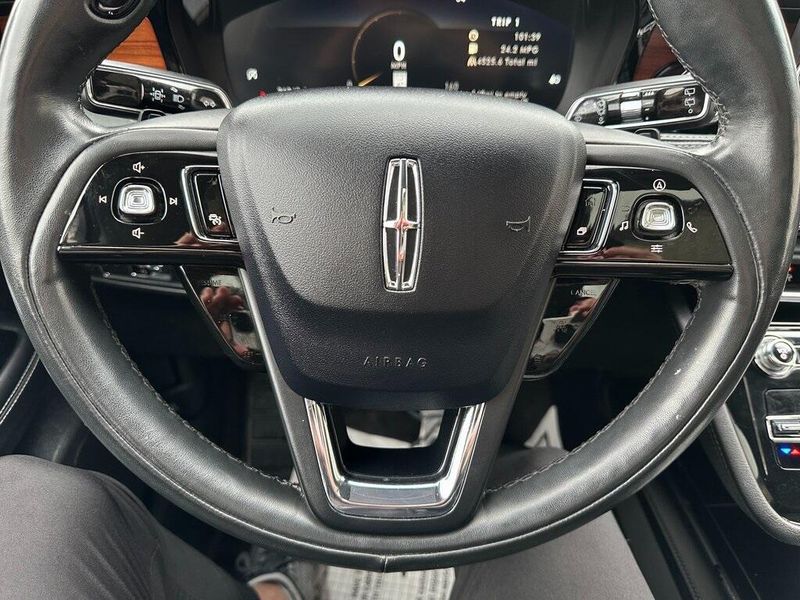 2021 Lincoln Corsair ReserveImage 3