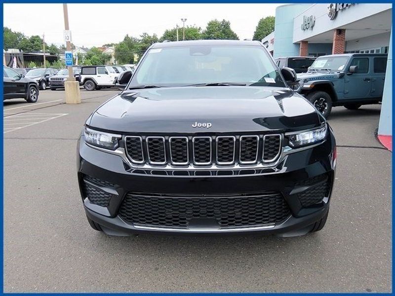 2023 Jeep Grand Cherokee LaredoImage 3