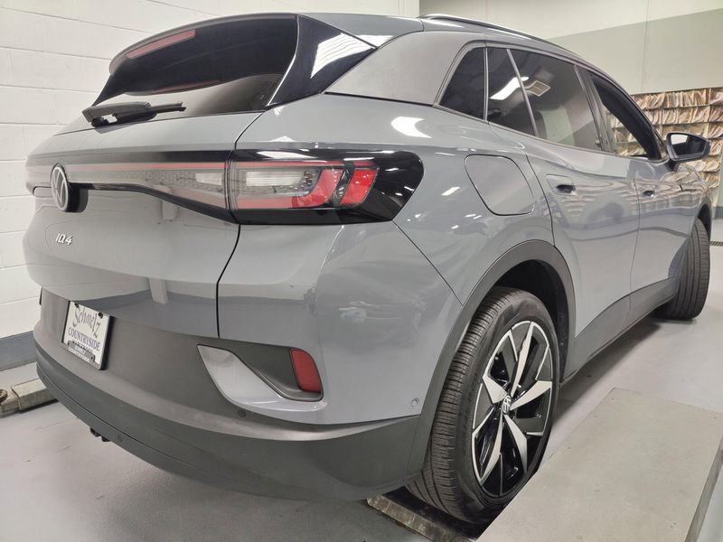 2023 Volkswagen ID.4 Pro S AWD 82kW w/Glass RoofImage 12