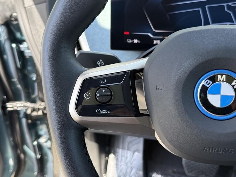 2025 BMW iX xDrive50Image 25