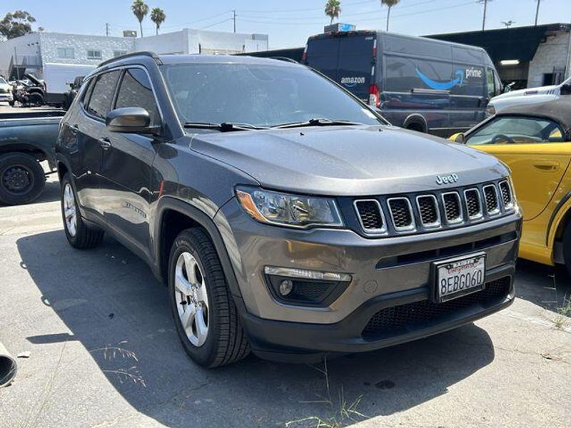Used 2018 Jeep Compass LatitudeImage 2