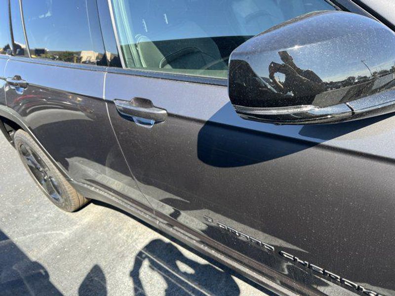 New 2025 Jeep Grand Cherokee L Limited 4x4Image 5